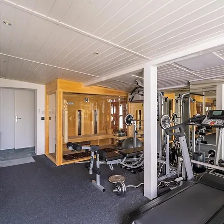 Skygarden Private Jakuzzi Sauna Gym Apartment *