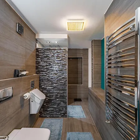 Skygarden Private Jakuzzi Sauna Gym Apartment Budapest